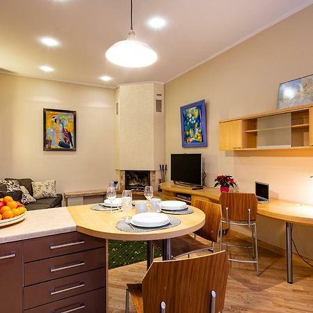 Kalnina Quiet Apartment In City Center ريغا المظهر الخارجي الصورة