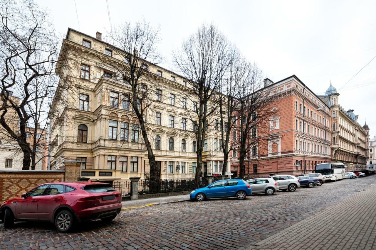 Kalnina Quiet Apartment In City Center ريغا المظهر الخارجي الصورة
